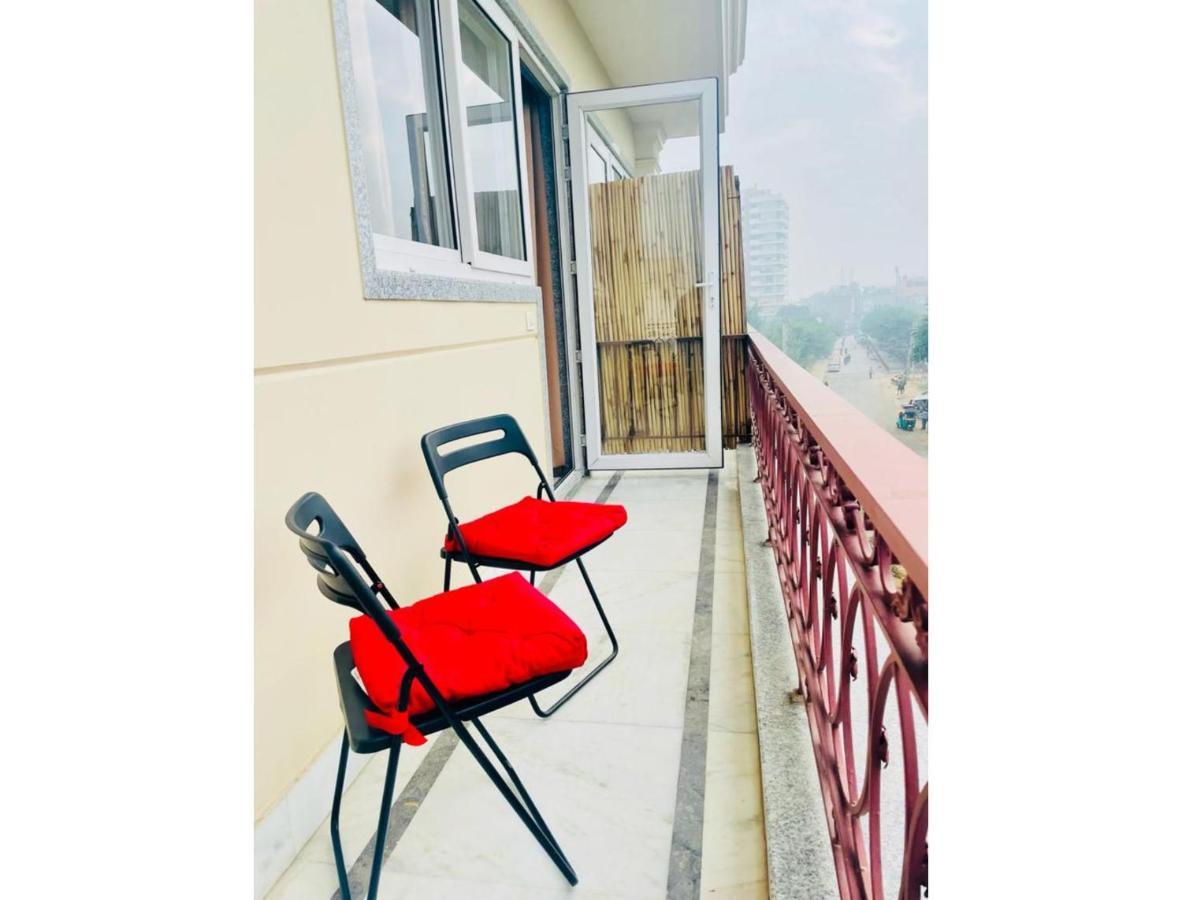 Bluo Studio1 Golf Course Road, Gym, Balcony Garden Gurgaon Exteriör bild