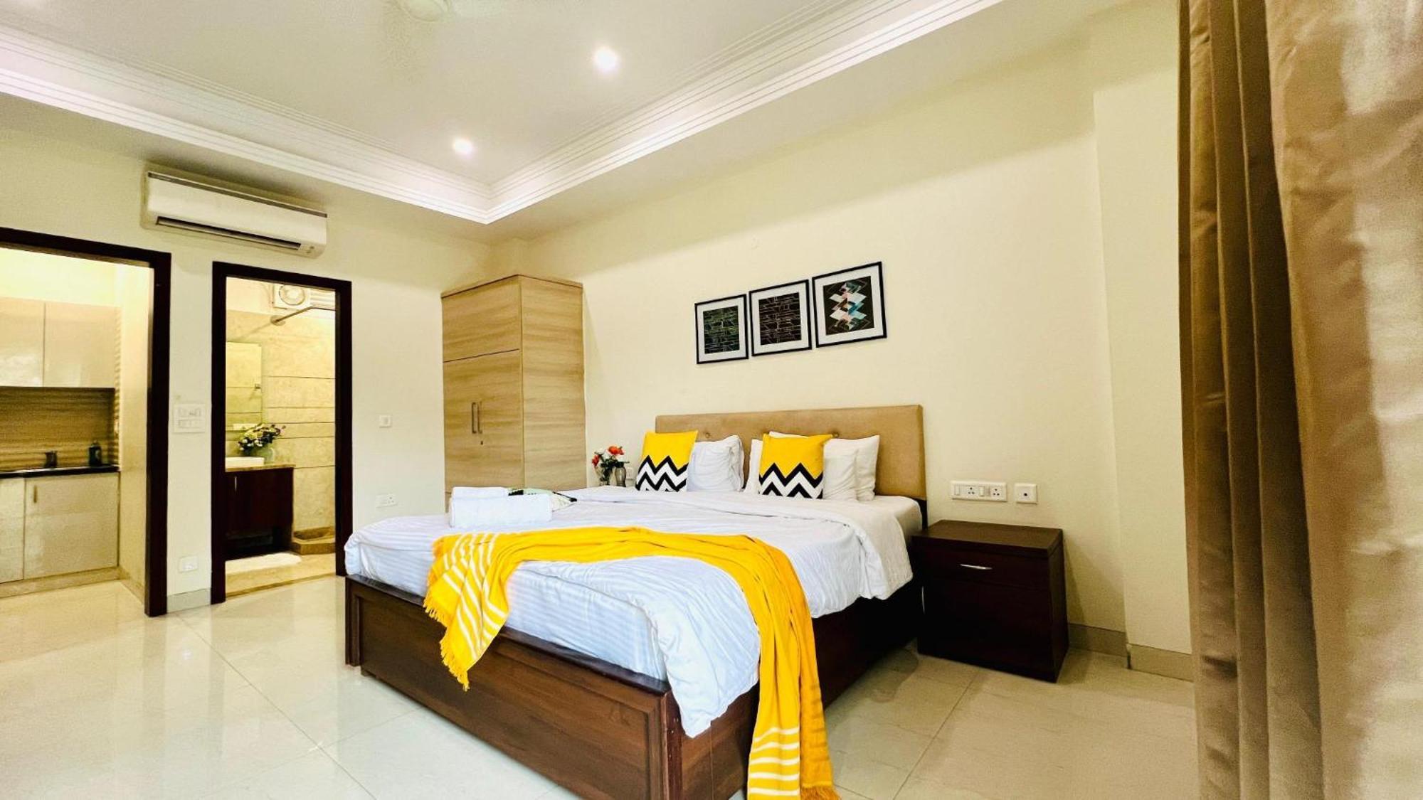 Bluo Studio1 Golf Course Road, Gym, Balcony Garden Gurgaon Exteriör bild