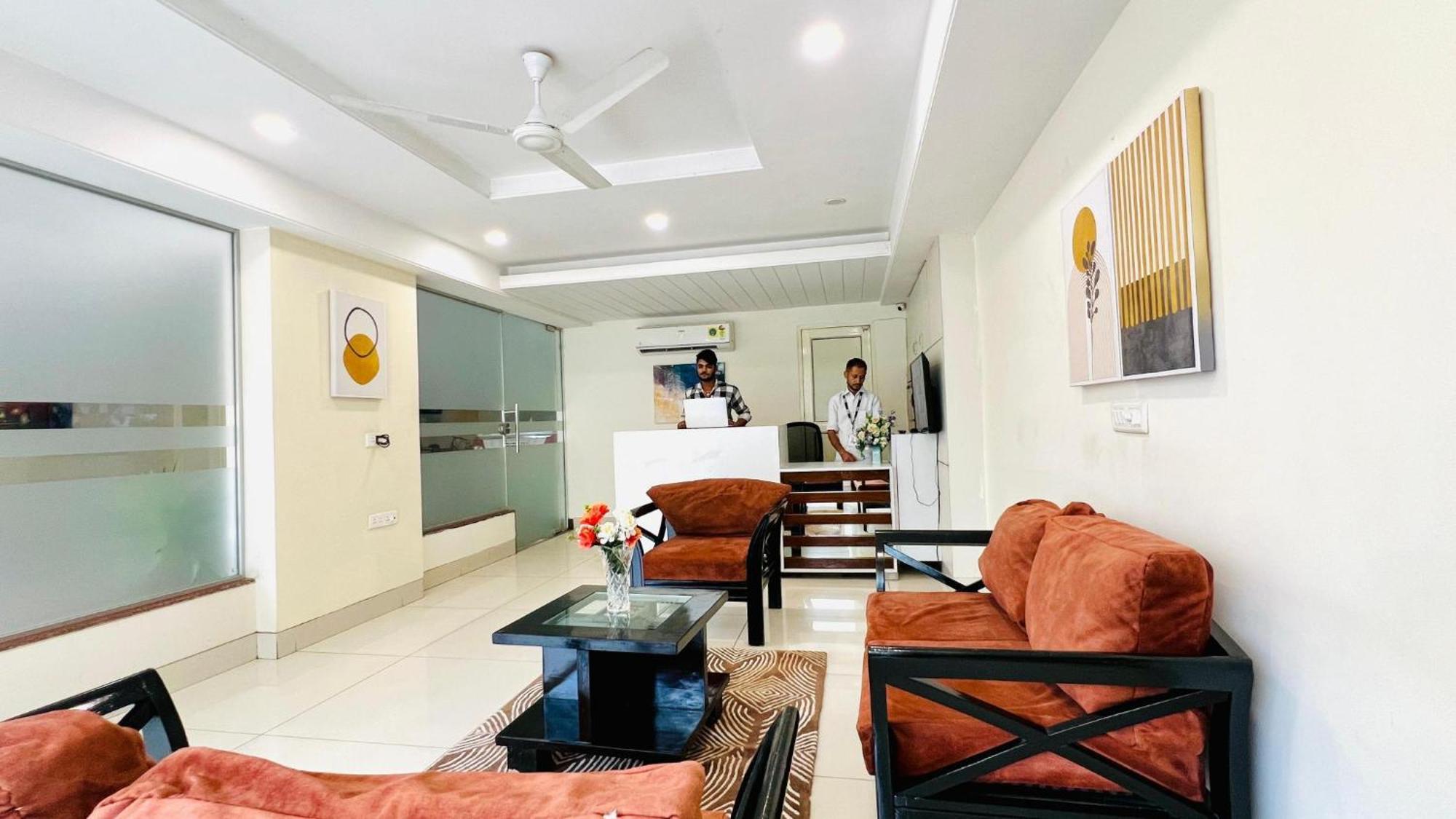 Bluo Studio1 Golf Course Road, Gym, Balcony Garden Gurgaon Exteriör bild