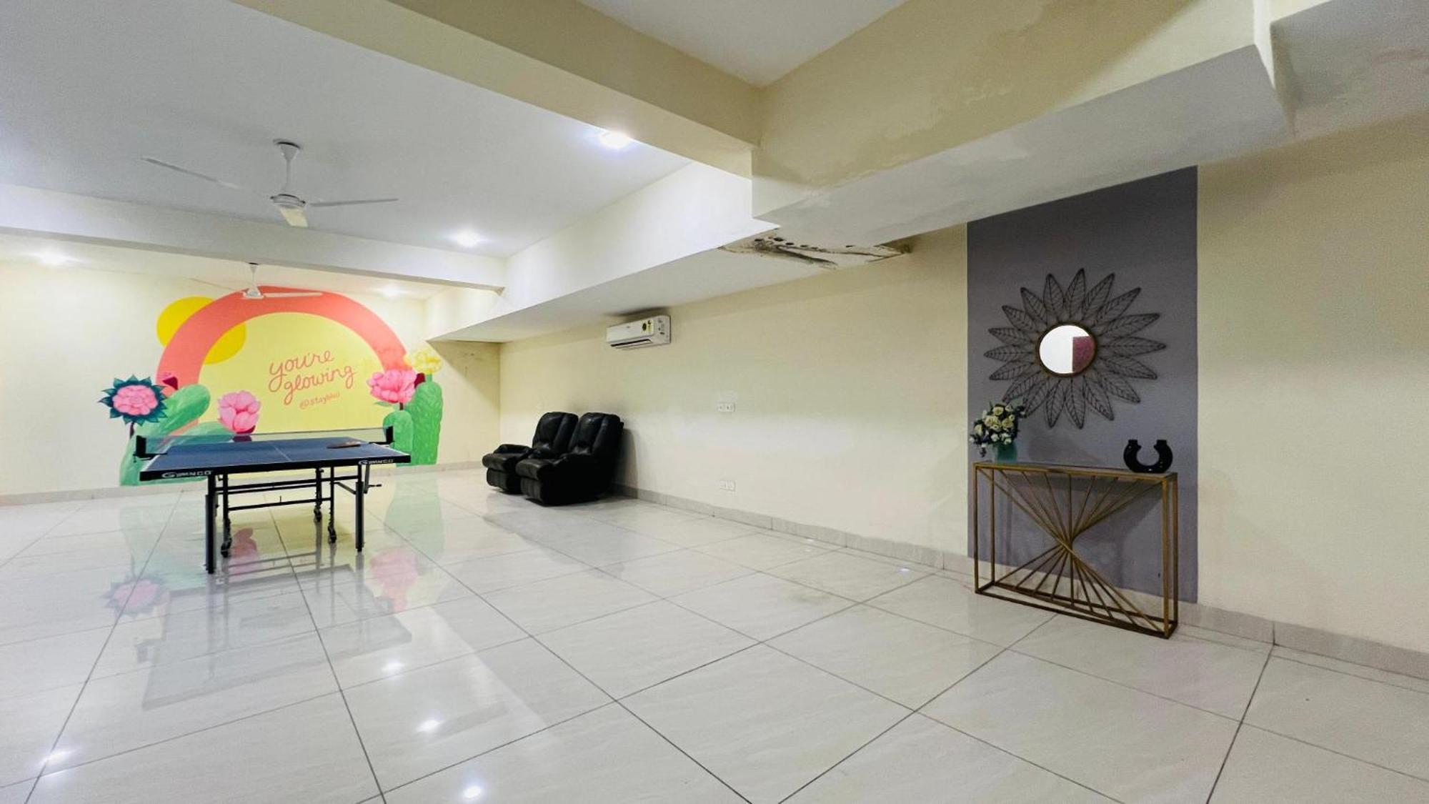 Bluo Studio1 Golf Course Road, Gym, Balcony Garden Gurgaon Exteriör bild